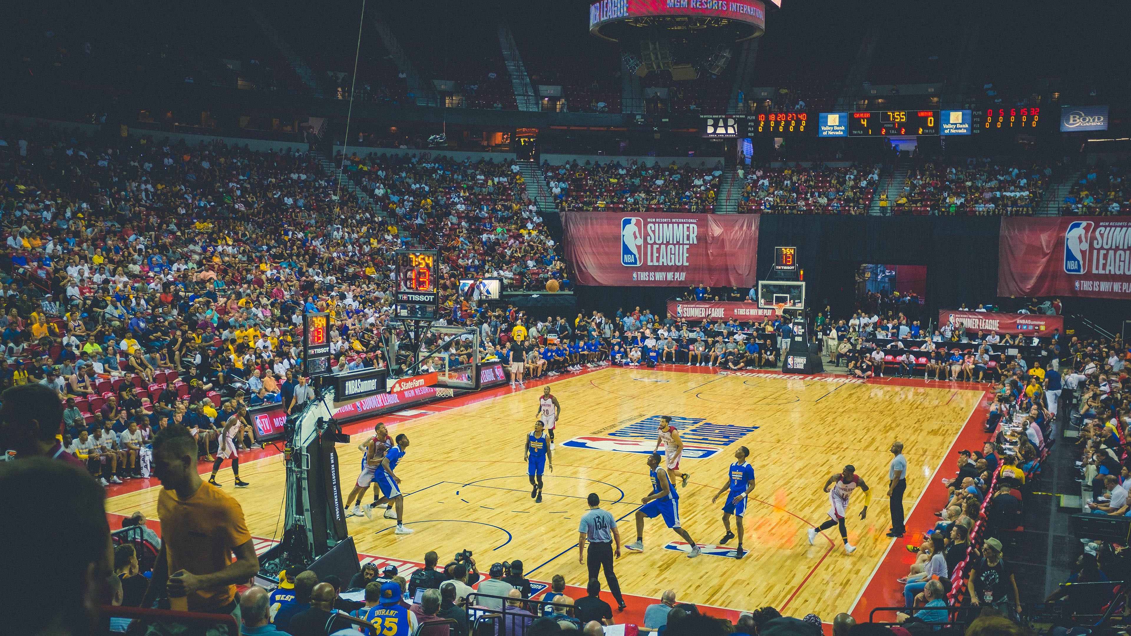 乌鸦后防稳固，对手几乎无从下手，乌鸦后期强吗